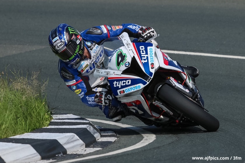 Ian Hutchinson competing for Tyco BMW at TT 2016 (picture courtesy of AJF Pictures)