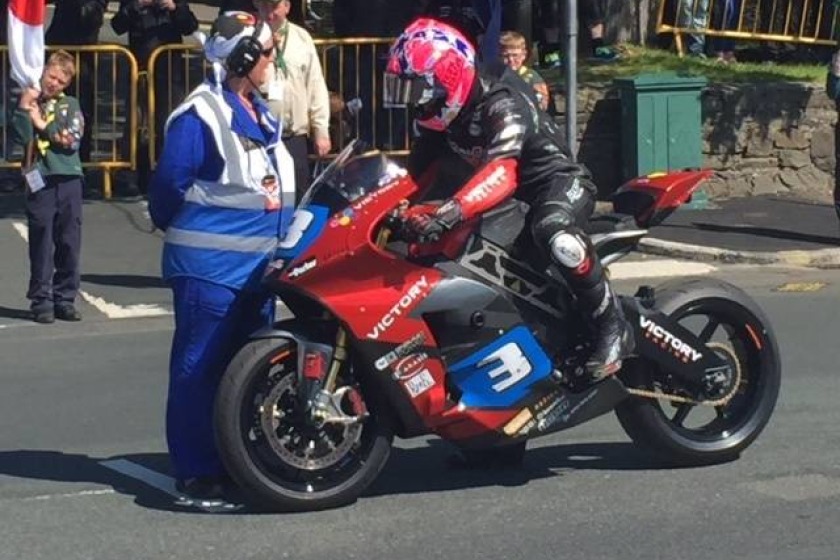 Lee Johnston riding in the TT Zero