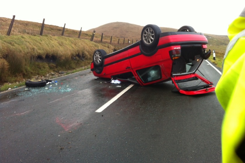 Volkswagen Golf overturned at the 32nd Milestone