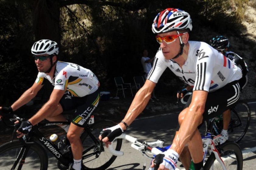 Mark Cavendish (left) riding alongside Bradley Wiggins earlier this week in the Vuelta a Espana (picture from cyclingweekly.co.uk)