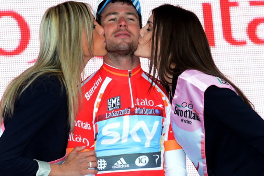 Mark Cavendish regains the Giro d'Italia red jersey (picture courtesy of Team Sky)