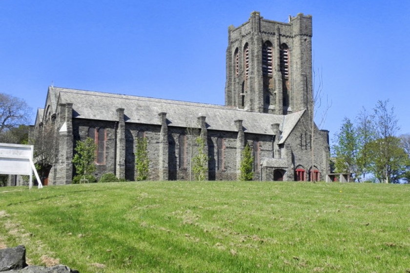 St Ninians Church (photo by David Dixon)